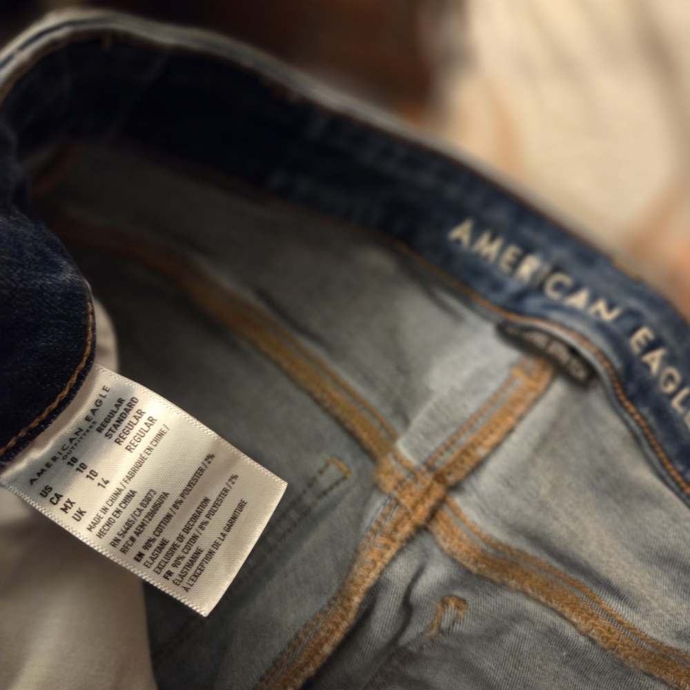 American Eagle Outfitters Light Blue and Dark Blue Jeans - Picture 3 of 4